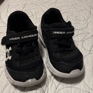 Under Armour toddler Kids Black and White Sneakers